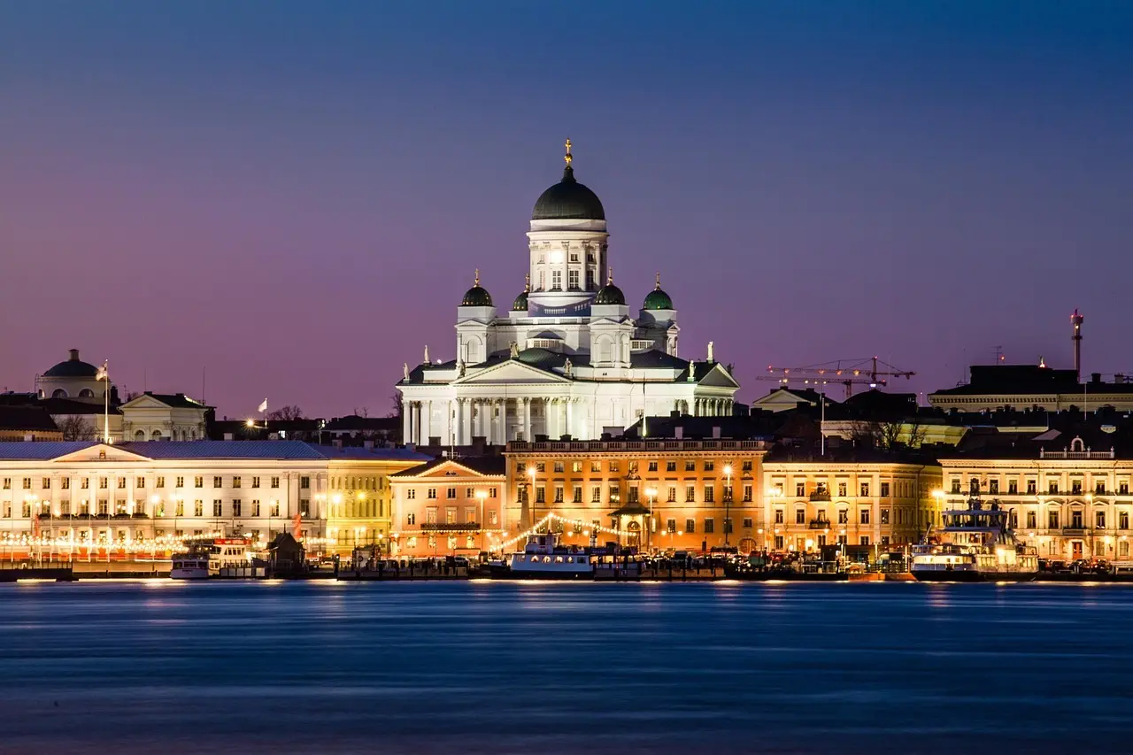 Sådan fotograferer du Domkirken i Helsinki ved solnedgang